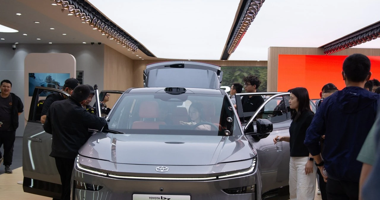 Cła Trumpa uderzają w koncerny samochodowe. Toyota szacuje spadek zysku