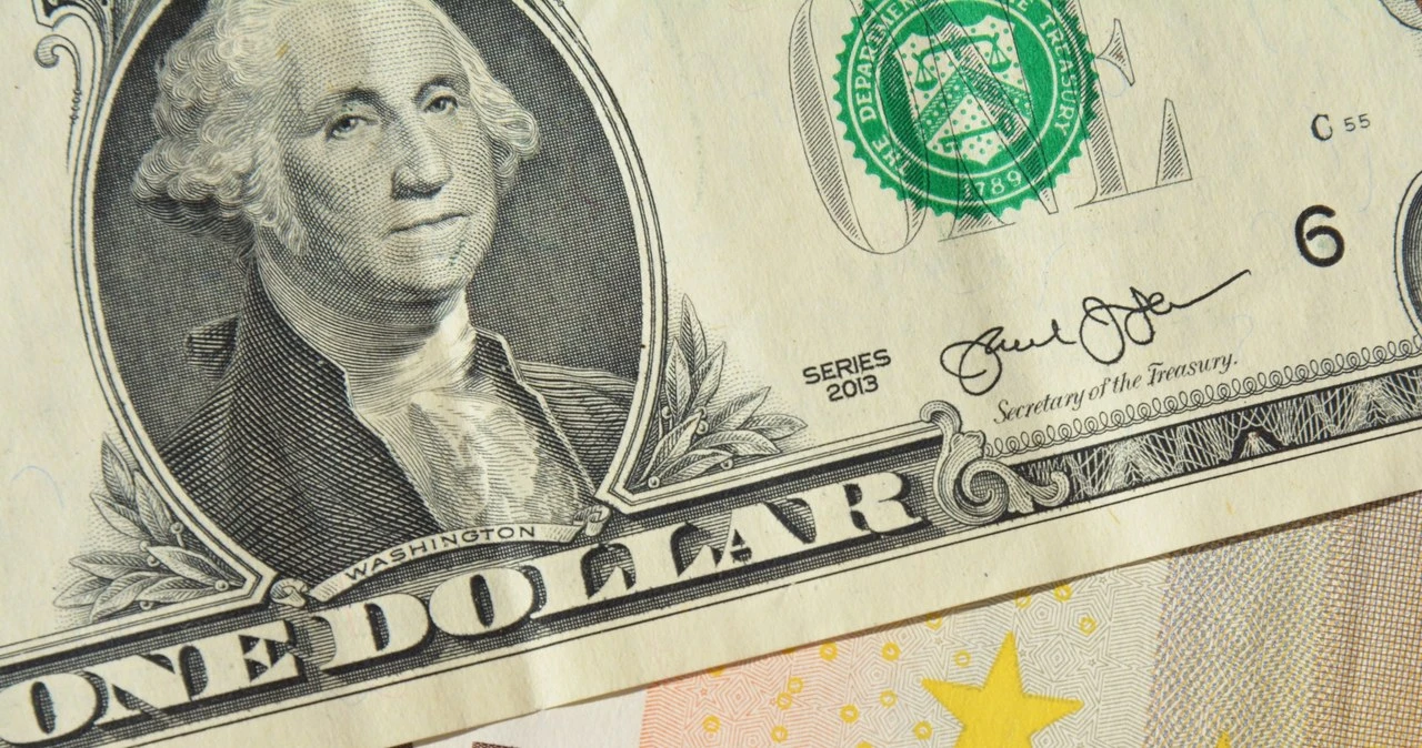 Jest porozumienie USA-UE ws. ceł. Jak zareagowały kursy walut?