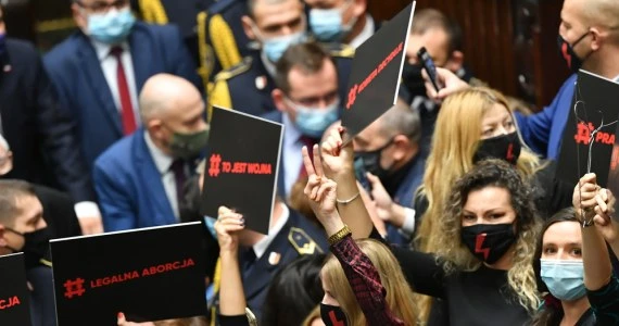Incydent w Sejmie. Komisja regulaminowa zdecydowała ws. Jachiry i Nitrasa