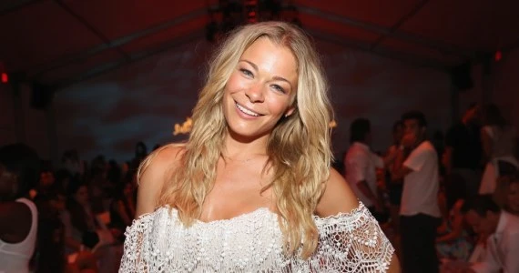 LeAnn Rimes opublikowała nagie zdjęcie. Wokalistka walczy z chorobą skóry