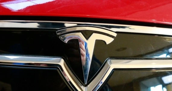 Tesla zapowiedziała nowe wydajne baterie oraz samochód z mocą 1100 KM