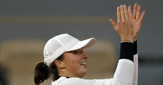 Iga Świątek - Martina Trevisan 6:3, 6:1 w ćwierćfinale Rolanda Garrosa