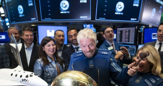 Richard Branson kontra Jeff Bezos - kosmiczny wyścig bogaczy