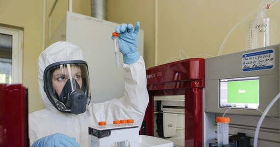 Wiceminister zdrowia: Przełom roku realnym terminem dostępności w Polsce szczepionki na koronawirusa
