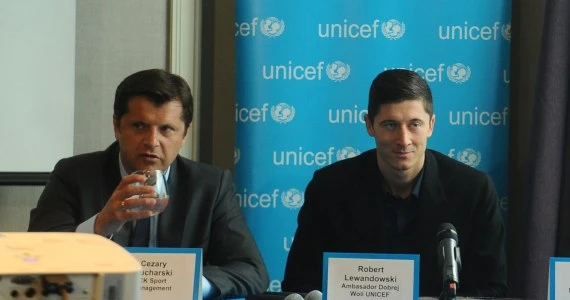 Cezary Kucharski na wojnie z Robertem Lewandowskim. Co gubi 