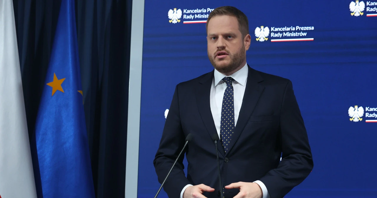 Resort PiS zadbał o pracowników. Wyższe odprawy, dłuższe wypowiedzenia