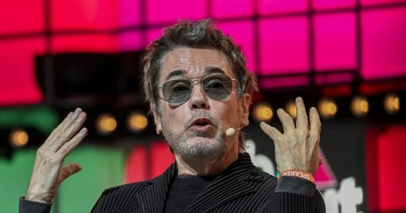 Jean-Michel Jarre otrzyma najwyższe odznaczenie Republiki Francuskiej. Kiedy odbierze nagrodę?