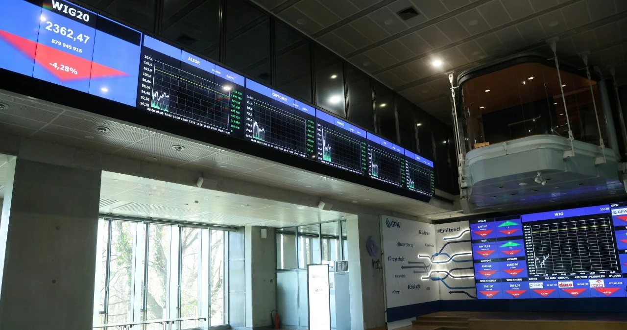 Czerwono na warszawskiej giełdzie. Banki ciągną w dół indeks WIG20