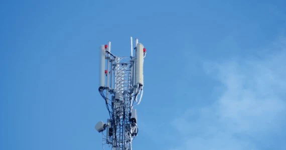 Sieci 5G - czym różni się mmWave od Sub-6GHz?