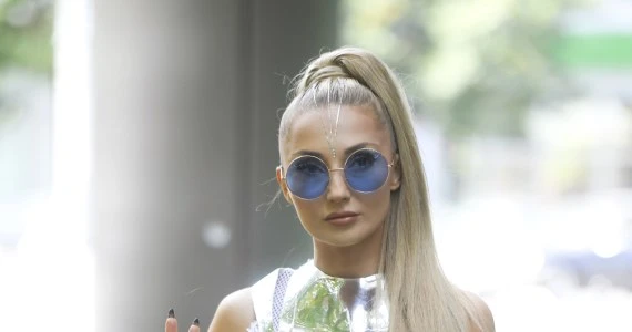 Cleo z singlem 