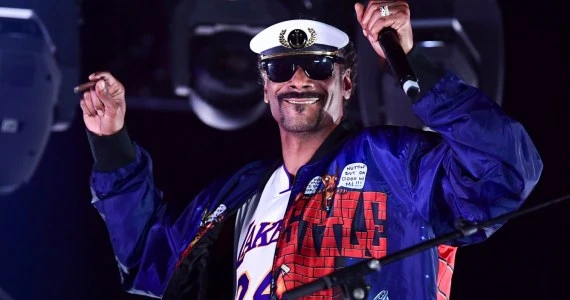 Snoop Dogg dostał w prezencie od Microsoftu… lodówkę Xbox Series X