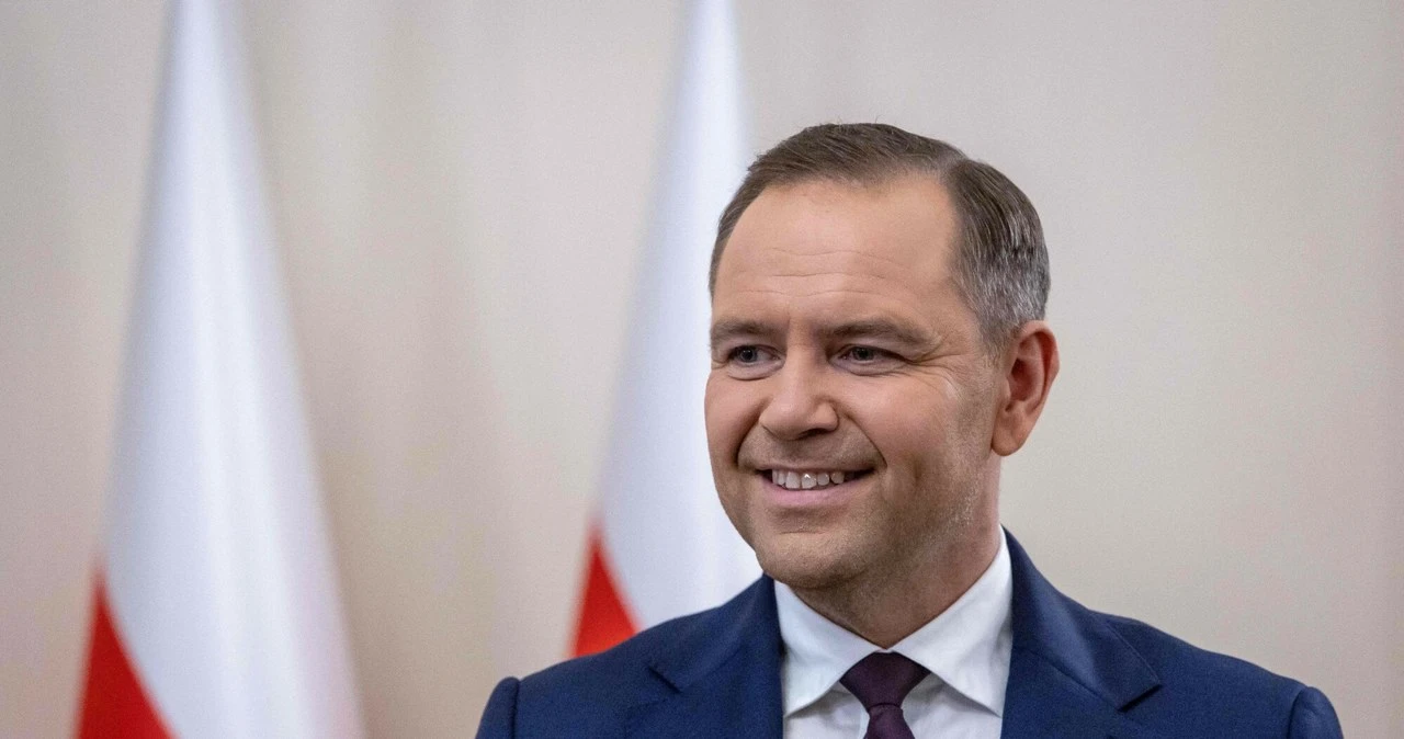 Ustawa wiatrakowa na biurku prezydenta. 