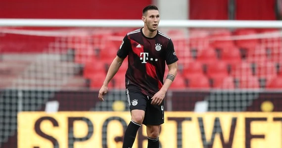 Bayern Monachium. Niklas Suele wcześniej zakończył kwarantannę