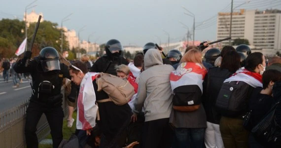 Białoruś: Protesty po zaprzysiężeniu Alaksandra Łukaszenki. Są zatrzymani