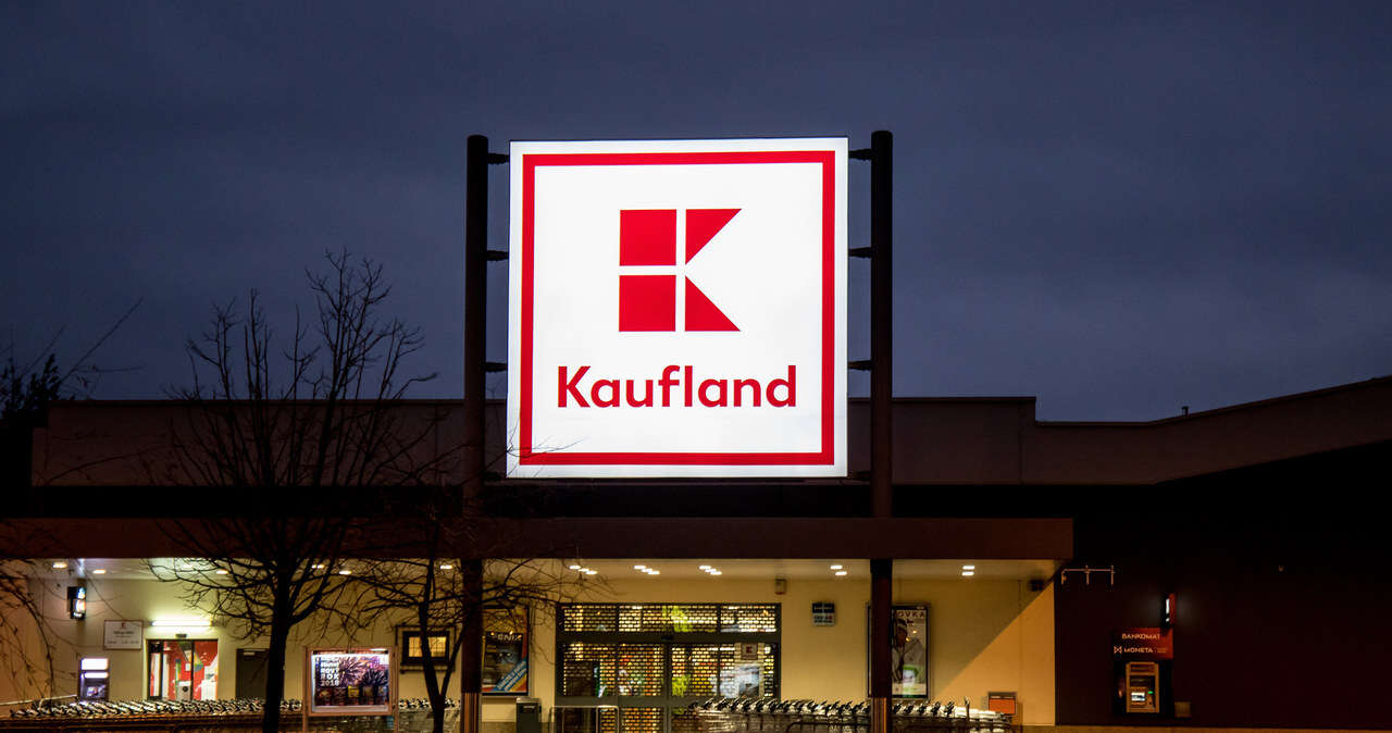 Kaufland płaci klientom za stanie w kolejce. Pieniądze tylko czekają