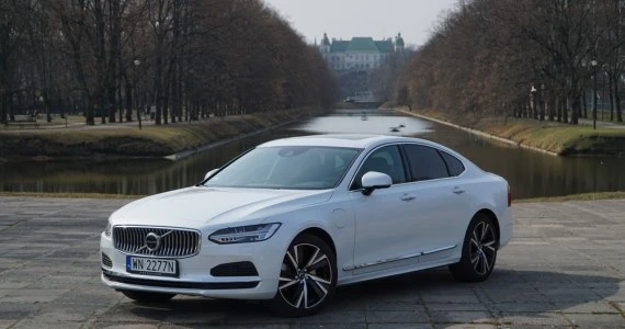 Volvo S90 T8 Recharge - szybkie, oszczędne, luksusowe
