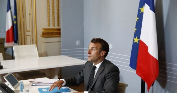 Prezydent Francji Macron: Do końca roku imprezy sportowe bez kibiców