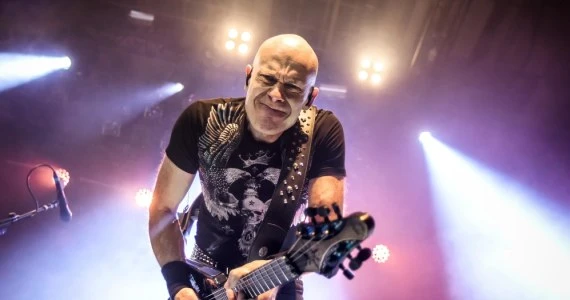 Accept: Sprawdź pierwszy singel 