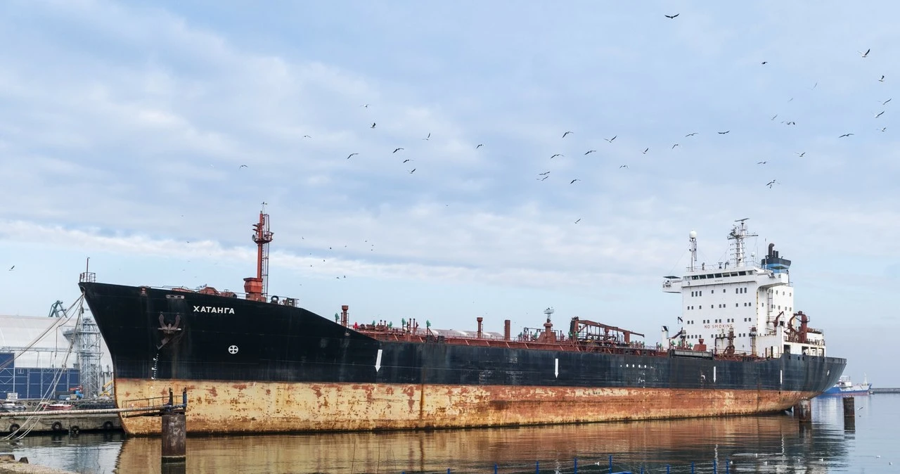 Rosyjski statek widmo znika po 8 latach. Gdynia liczy 15 mln strat