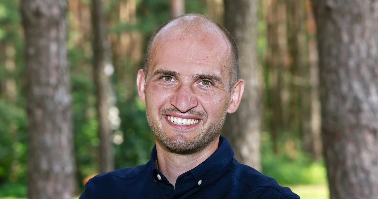 Rozstanie go nie zatrzymuje. Rafał nie został sam po zerwaniu