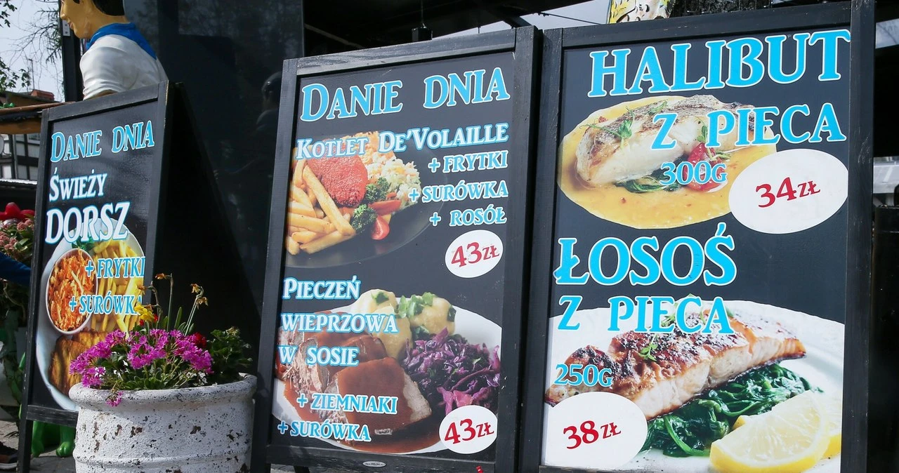 Mniej, drożej i inaczej niż w menu. UOKiK z kontrolą w restauracjach przed sezonem