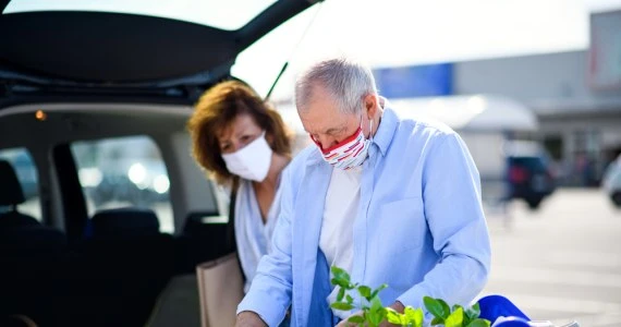 Godziny dla seniorów. Krytyczna ocena Polskiej Izby Handlu