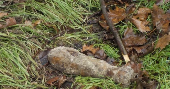 Warszawa: Robotnicy wykopali granat moździerzowy z czasów II wojny światowej
