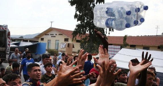 Grecja: Policja rozproszyła gazem łzawiącym uchodźców na Lesbos