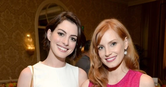 Anne Hathaway i Jessica Chastain w remake'u belgijskiego thrillera