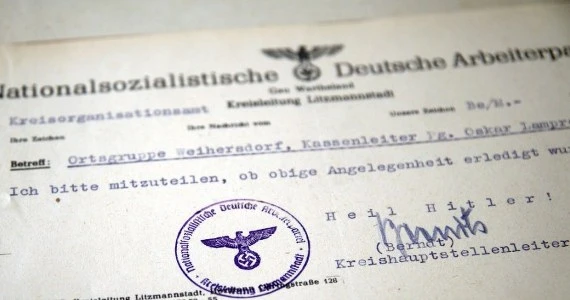 Odzyskano blisko 300 niemieckich dokumentów z czasów II wojny światowej