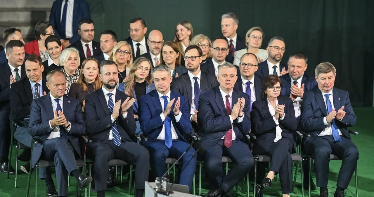 Ministrowie żegnają się ze stanowiskami. Takie dostaną odprawy