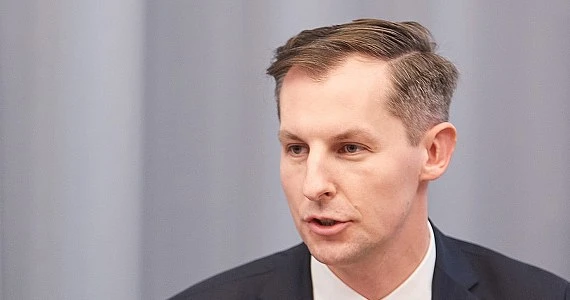 Prezenty, których nie można zwrócić to m.in. biżuteria z grawerunkiem - prezes UOKiK