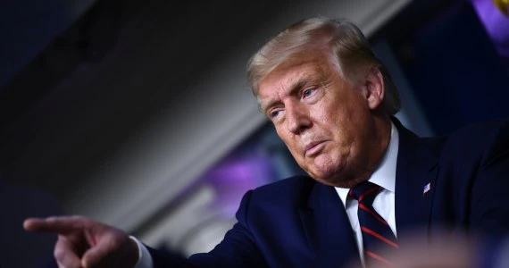 Donald Trump zakażony koronawirusem. Ma lekkie objawy