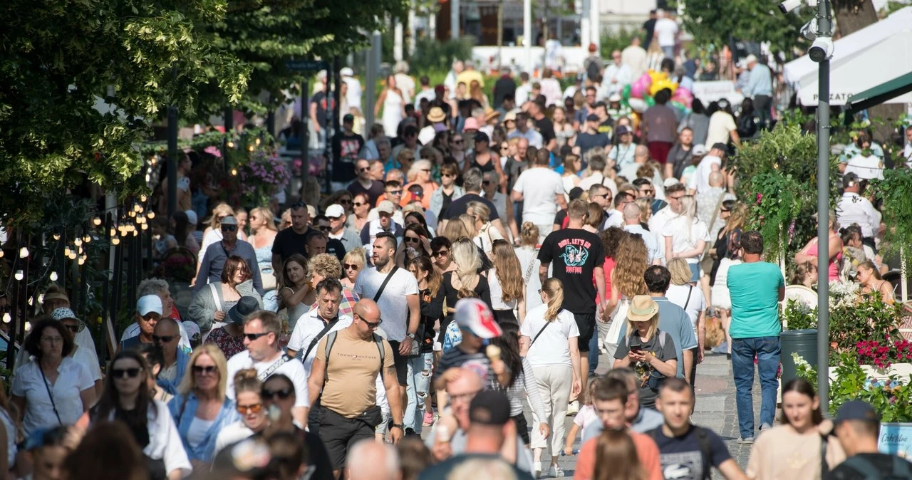 Turyści zalewają polski kurort. Miasto przeżywa mieszkaniowy koszmar