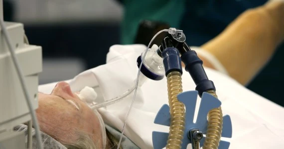 Koronawirus. ​Rzecznik MZ: Można wykorzystać respiratory niesłużące pacjentom covidowym