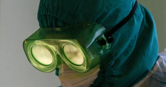 Koronawirus. Wielka Brytania: Opracowano spray do nosa, który zapobiega zakażeniom