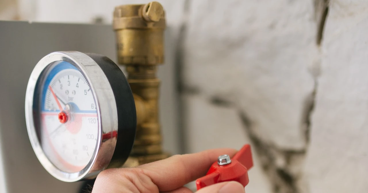 Wymiana pieców na gaz będzie obowiązkowa. Sprawdź, jakie koszty czekają właścicieli