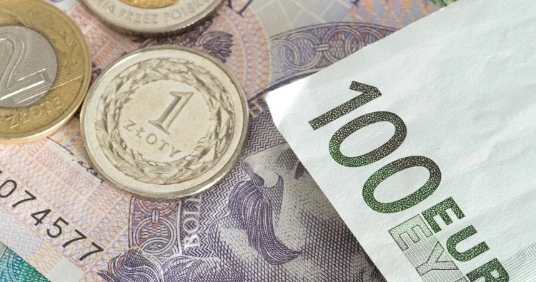 Gotówka wraca do łask? Banki ostrzegają przed czarnym scenariuszem