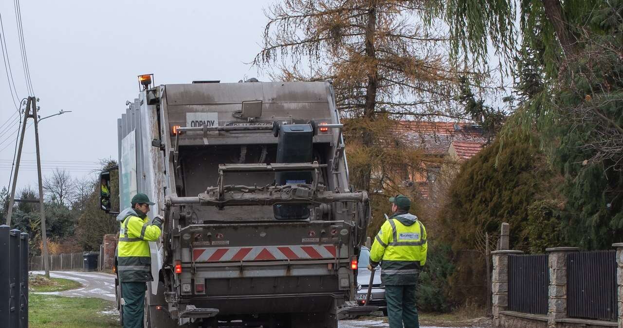 Źle wywożą śmieci? Możesz zerwać umowę - ale brak tej formalności kosztuje 5000 zł