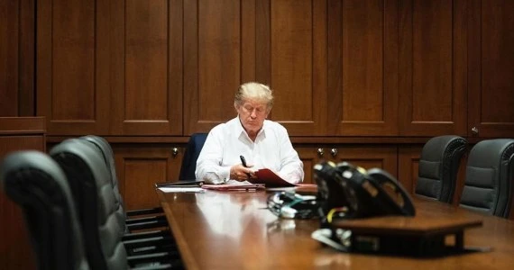 Lekarz Białego Domu: Stan zdrowia Donalda Trumpa poprawia się