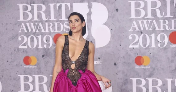 Dua Lipa jest kolejną artystką skarżącą się na seksizm w show-biznesie