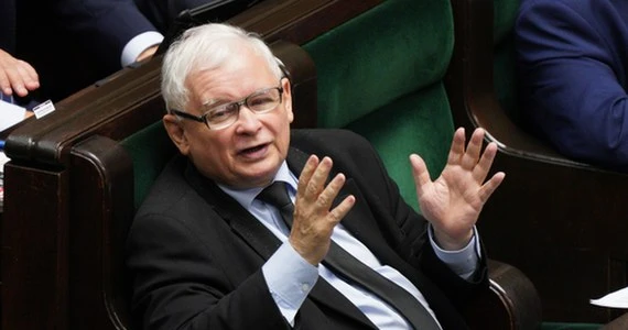 Politolog o sondażu poparcia: Obiecujący sygnał dla PiS