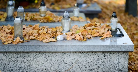 Zbyt drogie miejsca na cmentarzu. Mieszkańcy pozywają kurię