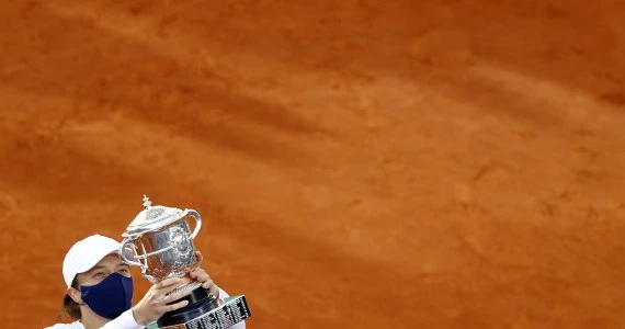 Tenis. Iga Świątek mistrzynią Roland Garrosa. Ile to kosztowało?
