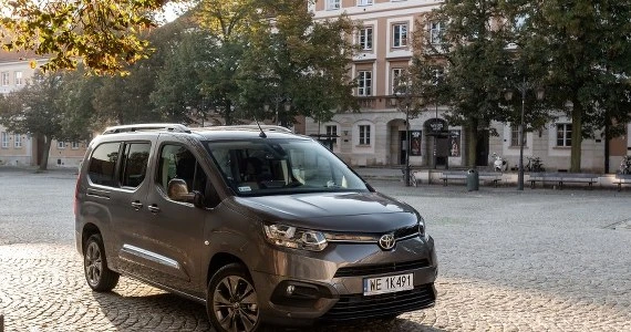 Toyota Proace City i Toyota Hilux z największą wartością rezydualną