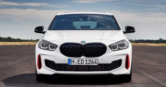 BMW 128ti. Pogromca golfa GTI?