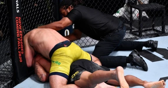 UFC Vegas 13. Teixeira lepszy od Santosa w starciu na szczycie