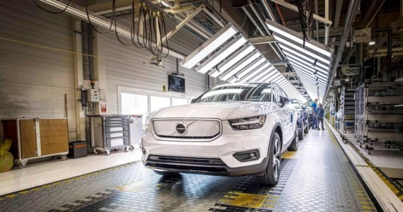 Elektryczne Volvo XC40 Recharge już w produkcji