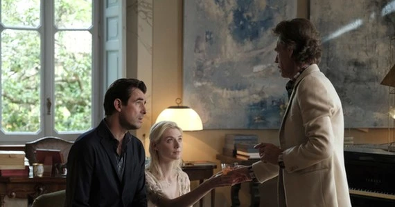 Elizabeth Debicki i Claes Bang kradną obraz dla Micka Jaggera