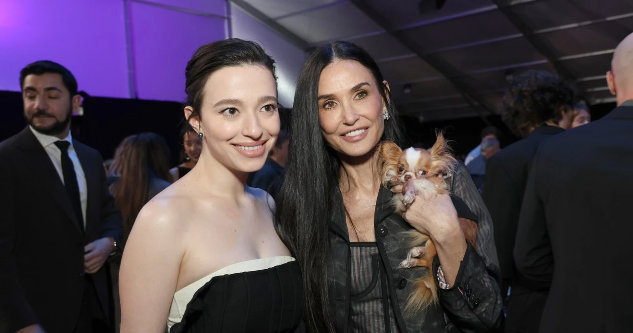 Tak się przegrywa z klasą. Demi Moore gratuluje Mikey Madison